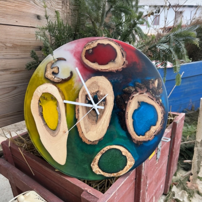 Polární galaxie – designové epoxidové hodiny z masivu