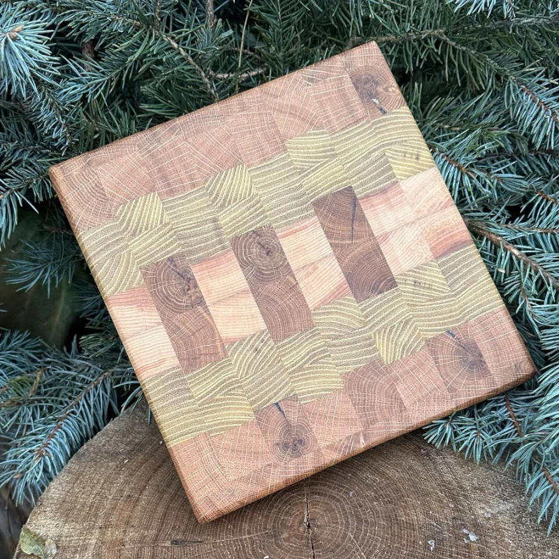 Čtvercové lepené prkénko z akátu