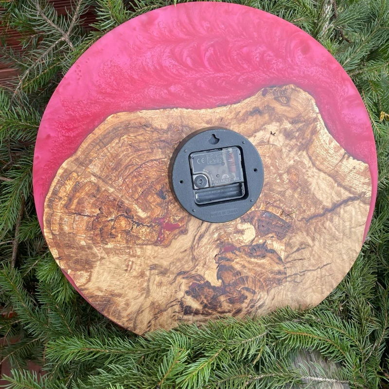 Rudý Horizont – designové epoxidové hodiny z masivu